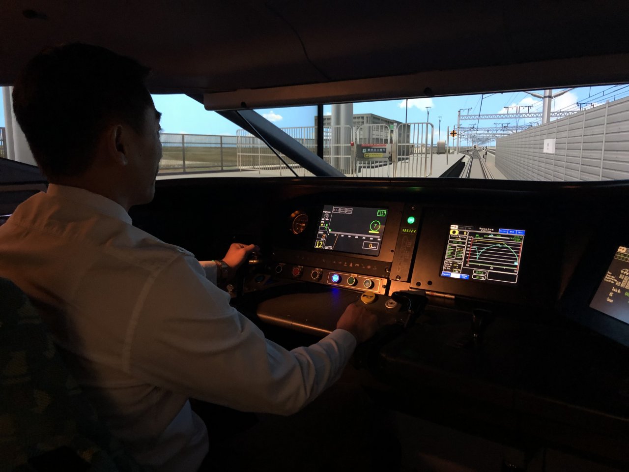 國造軟實力！ 新一代「高鐵列車駕駛模擬機」正式啟用