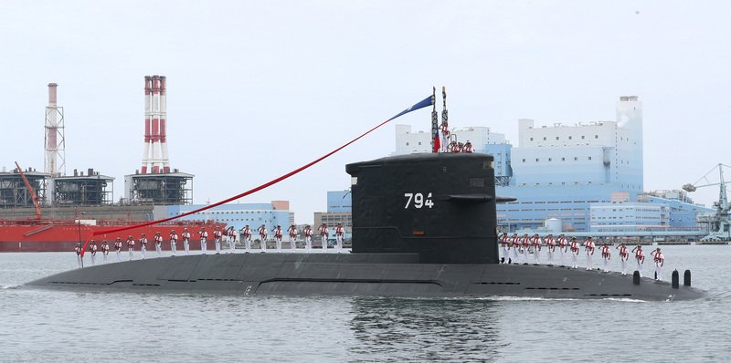 睽違13年 海軍劍龍級潛艦明擬試射魚雷