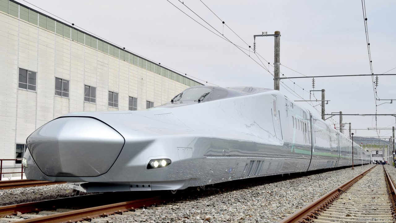 日新世代新幹線試車首度亮相 挑戰時速360公里