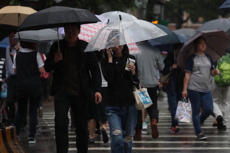 氣象局發布17縣市豪雨大雨特報