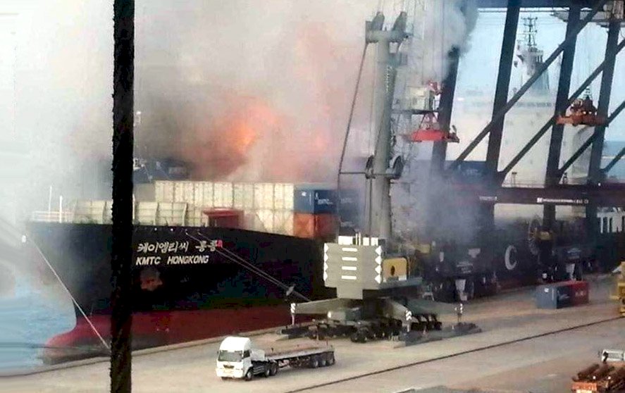 泰國港口貨船起火爆炸 25傷