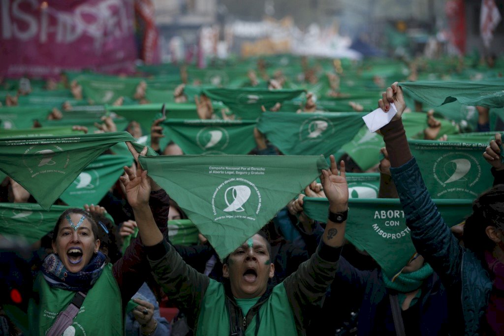 爭取合法墮胎 阿根廷婦女上街示威