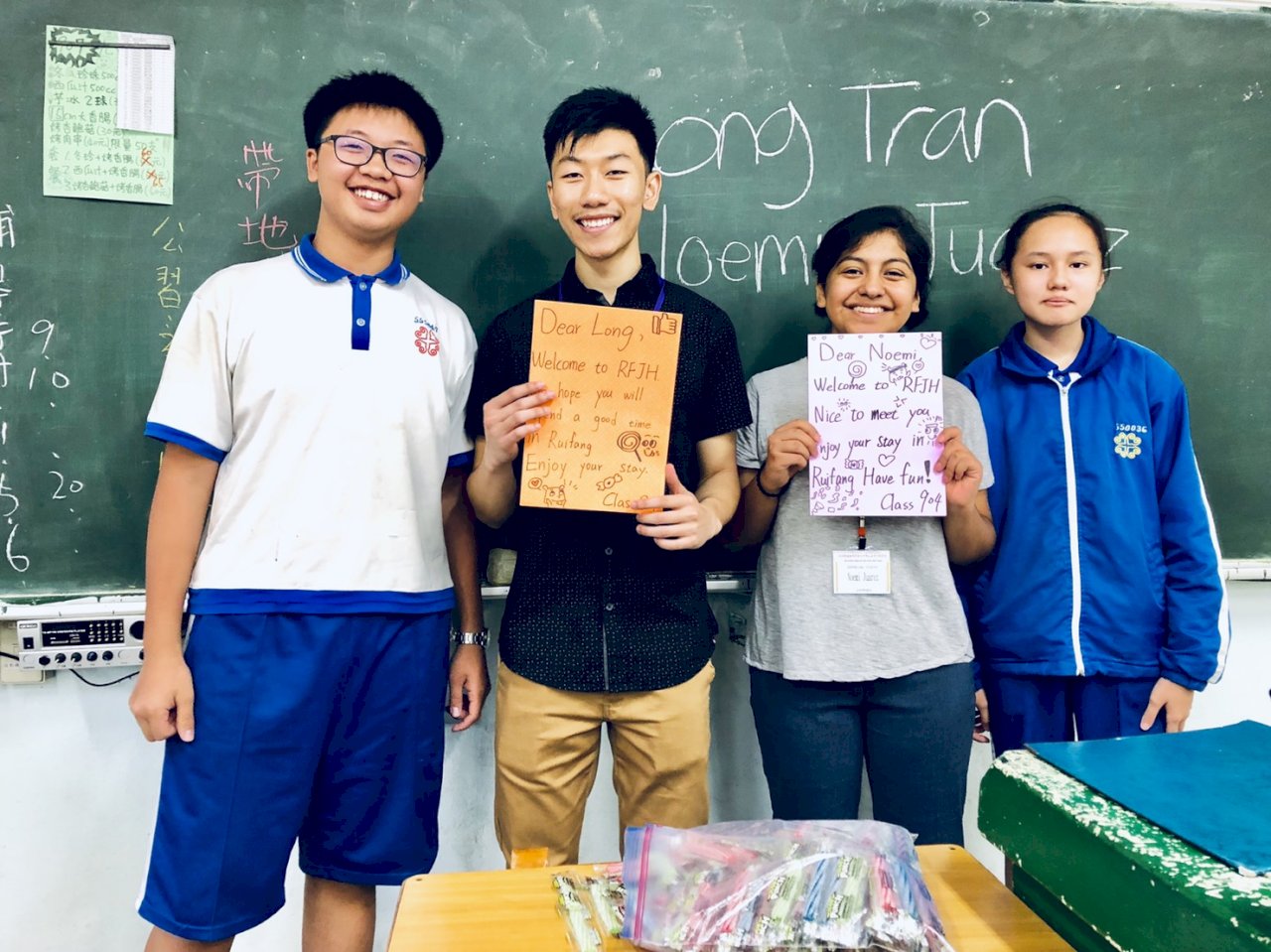 越裔美籍生來台駐校服務 向國中生討教華語