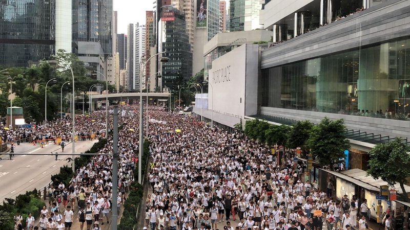 香港反送中遊行 BBC：主權移交後最大示威活動