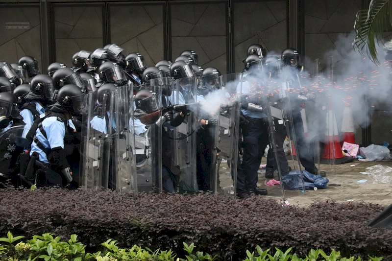 無國界記者敦促香港警方 停止攻擊記者