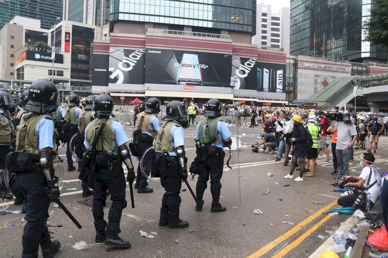中國網友「翻牆」看香港示威 讚港人勇敢