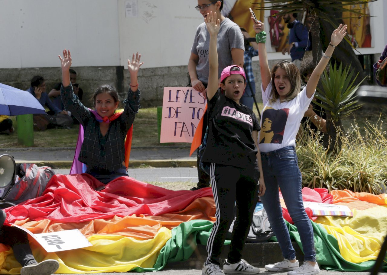 南美里程碑裁決 厄瓜多法院批准同性婚姻