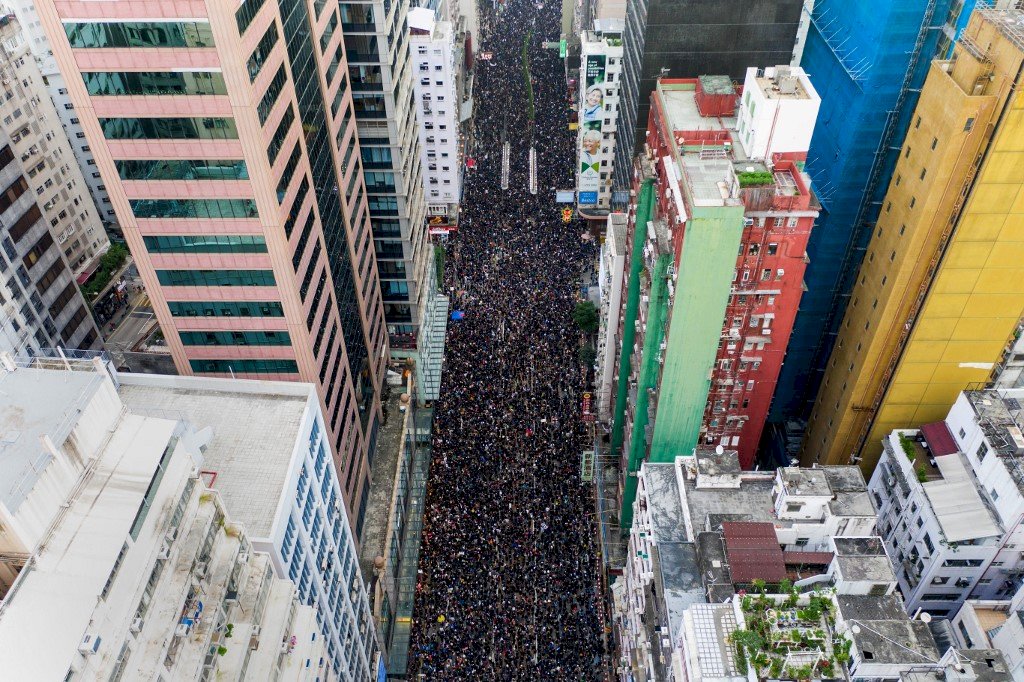 香港200萬人黑衣反送中 中國媒體繼續沉默