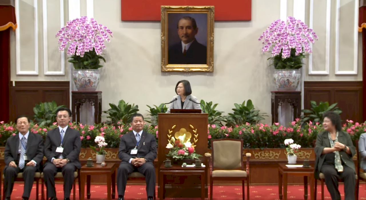 總統：今年是台灣經濟最關鍵一年 政府與業者一起努力