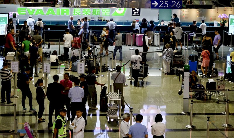 反送中衝擊香港機場 我國航取消28架次