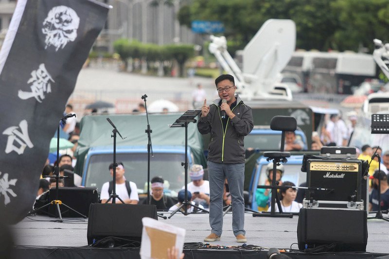 參與反親中媒體遊行 羅文嘉：捍衛台灣民主自由