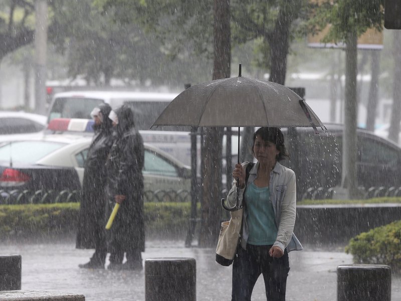 大雨特報擴大至17縣市 花蓮降豪雨