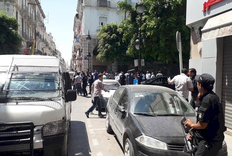 突尼西亞警方遭遇2起自殺炸彈攻擊 1死多傷
