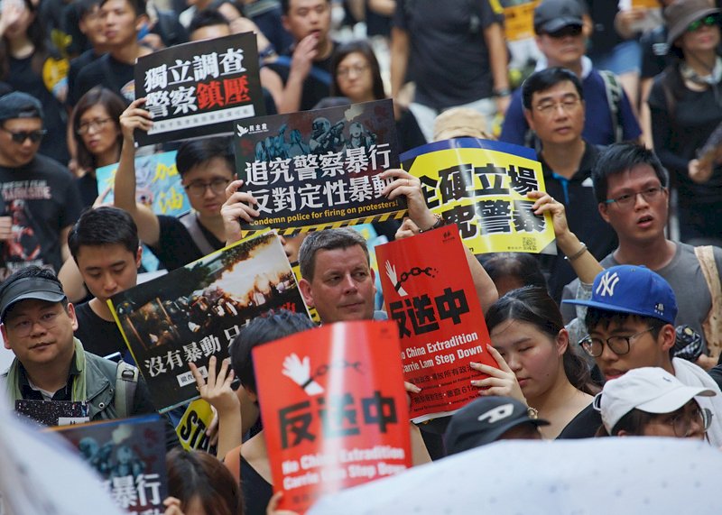 香港禁七一遊行   部署萬名警力待命