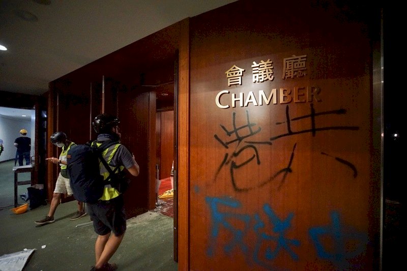 香港太陽花令輿論轉向 泛民派受壓力