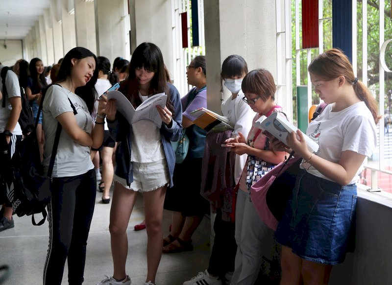 大學指考第二天考國英數 近5萬名考生應考
