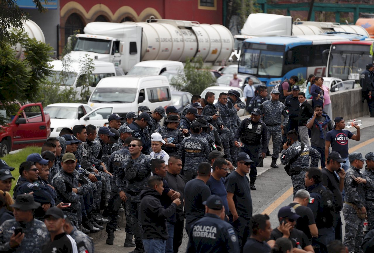不滿與國家衛隊合併 墨西哥聯邦警察上街抗議