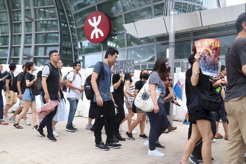 示威過後 香港高鐵站恢復正常營運