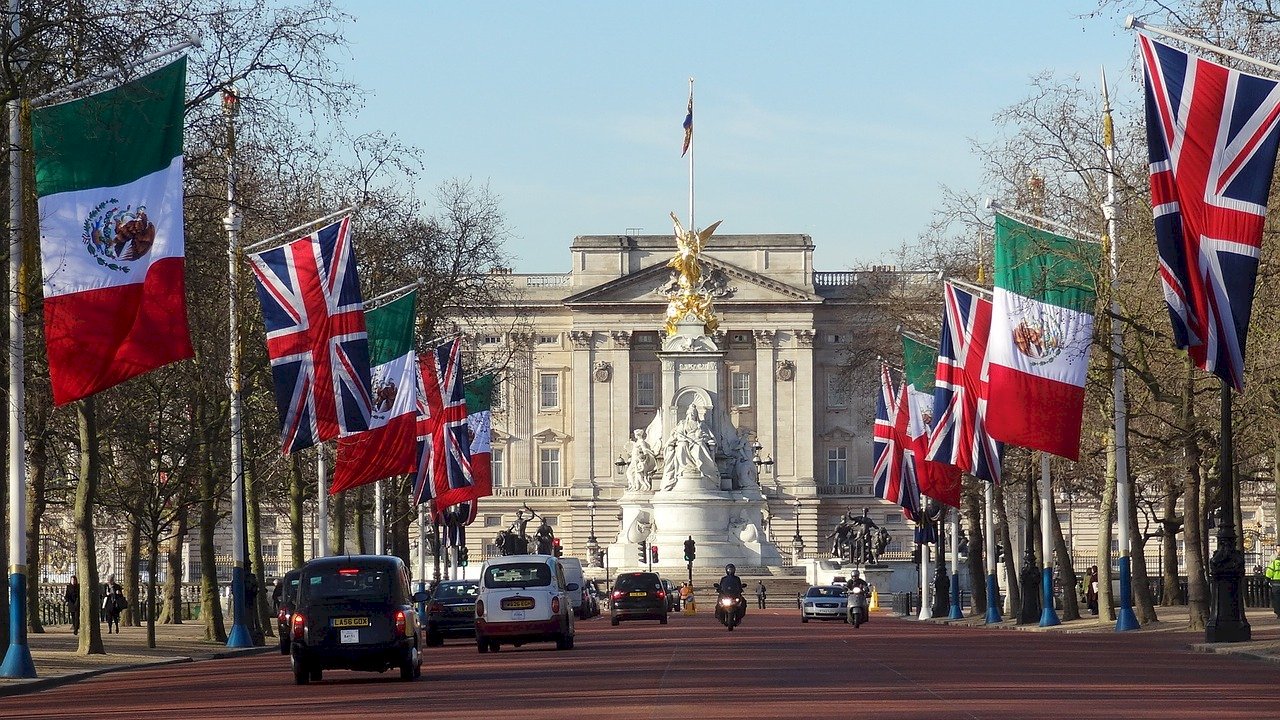 白金漢宮人員染疫 傳確診時英國女王還在倫敦