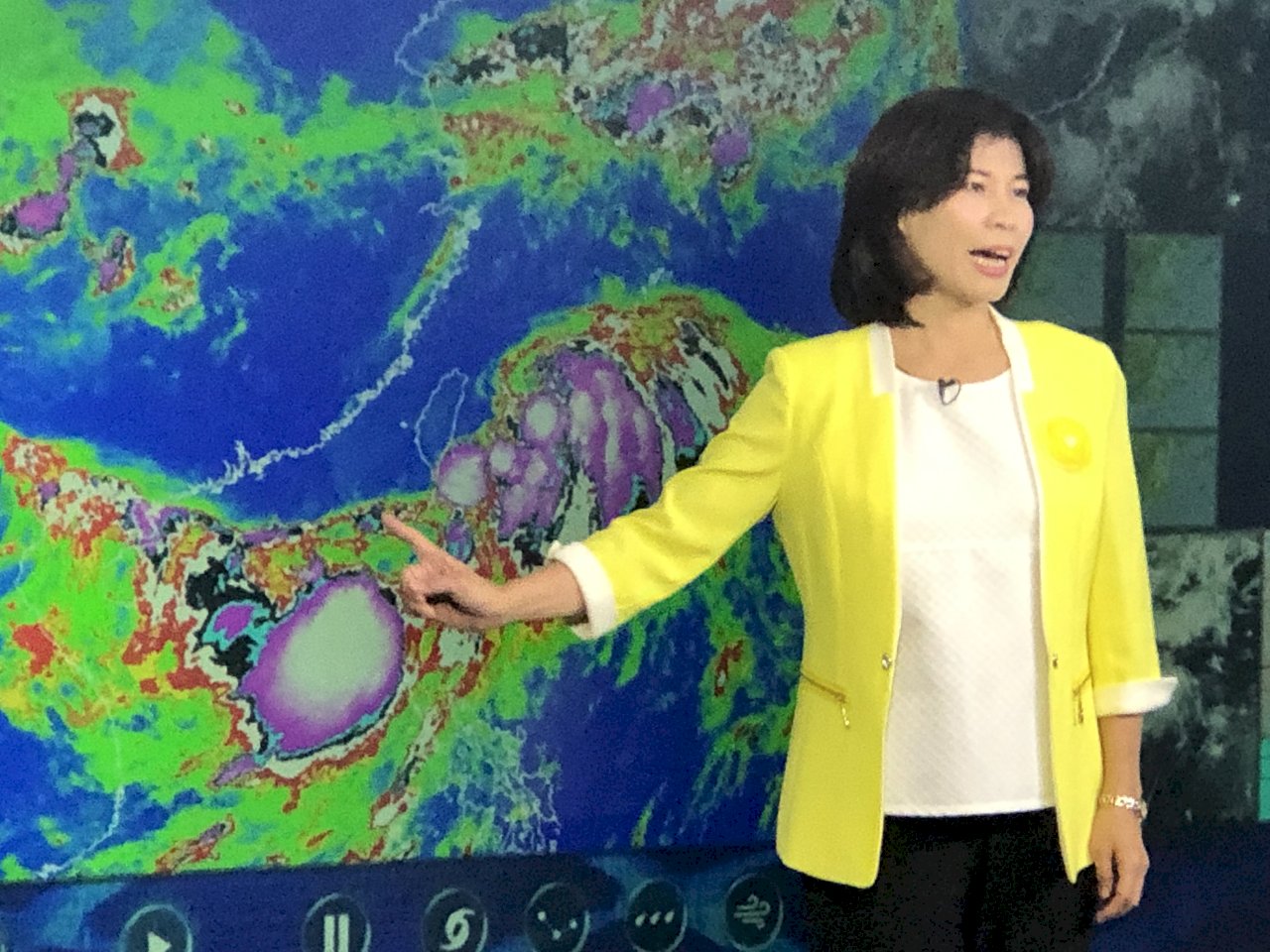 輕颱丹娜絲將撲日韓 氣象局估今夜解除海警