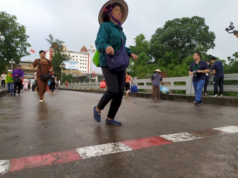 中國防疫嚴控邊界 越南廣西貿易通關大塞車