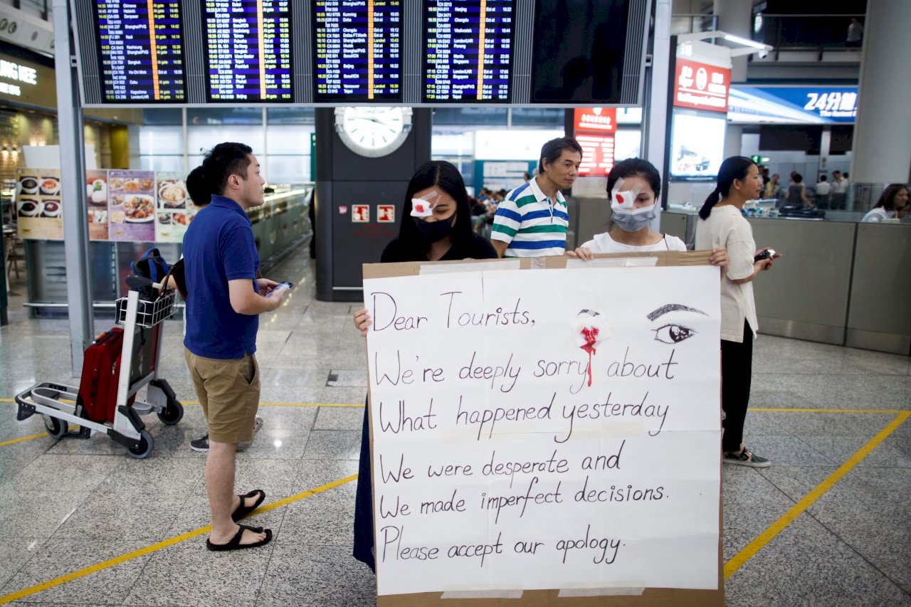 香港機場毆人事件 何韻詩：當成警惕