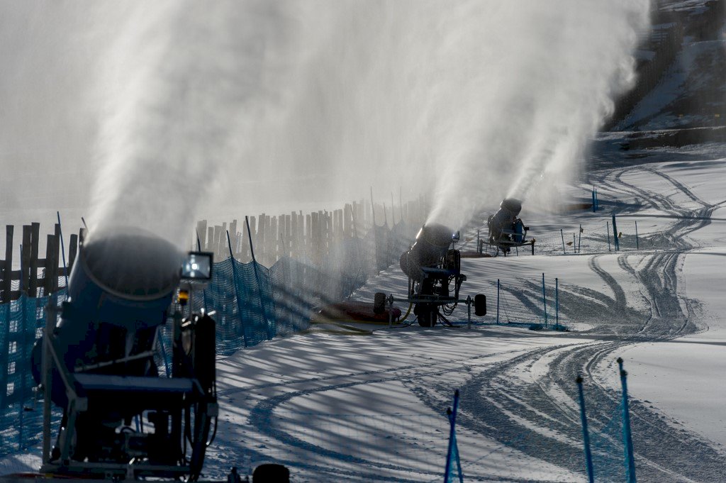 氣候變遷害人不淺 智利滑雪場全靠人造雪
