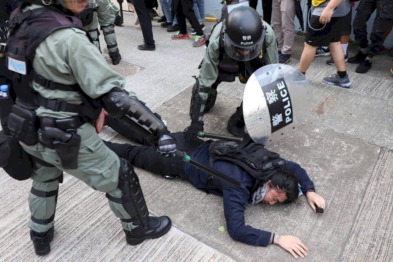香港觀塘遊行變衝突 29人被捕10人住院