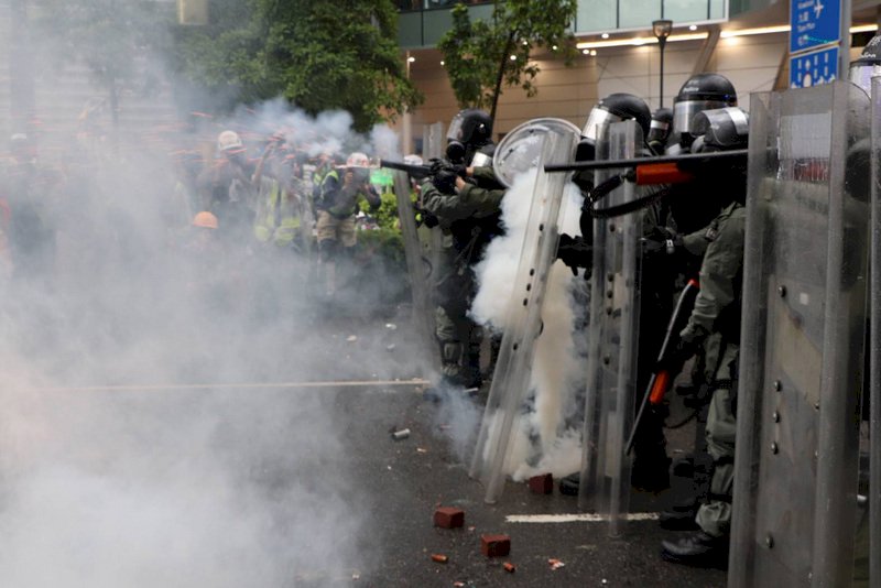 美國兩黨議員提法案 要求禁售香港催淚彈