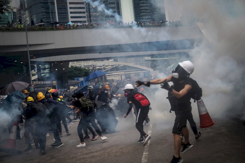 香港抗爭難平 華爾街日報：港府將祭禁蒙面法