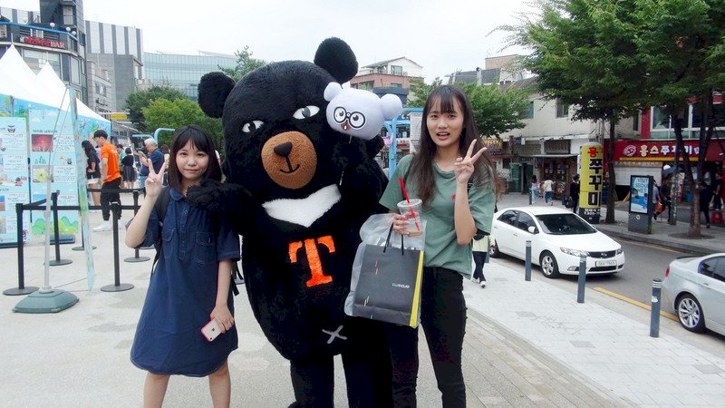 首爾弘大廣場 觀光局行銷台灣小鎮漫遊