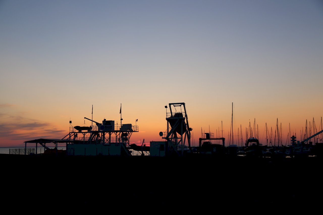 地緣政治情勢緊張 布倫特原油價格創2014年來新高