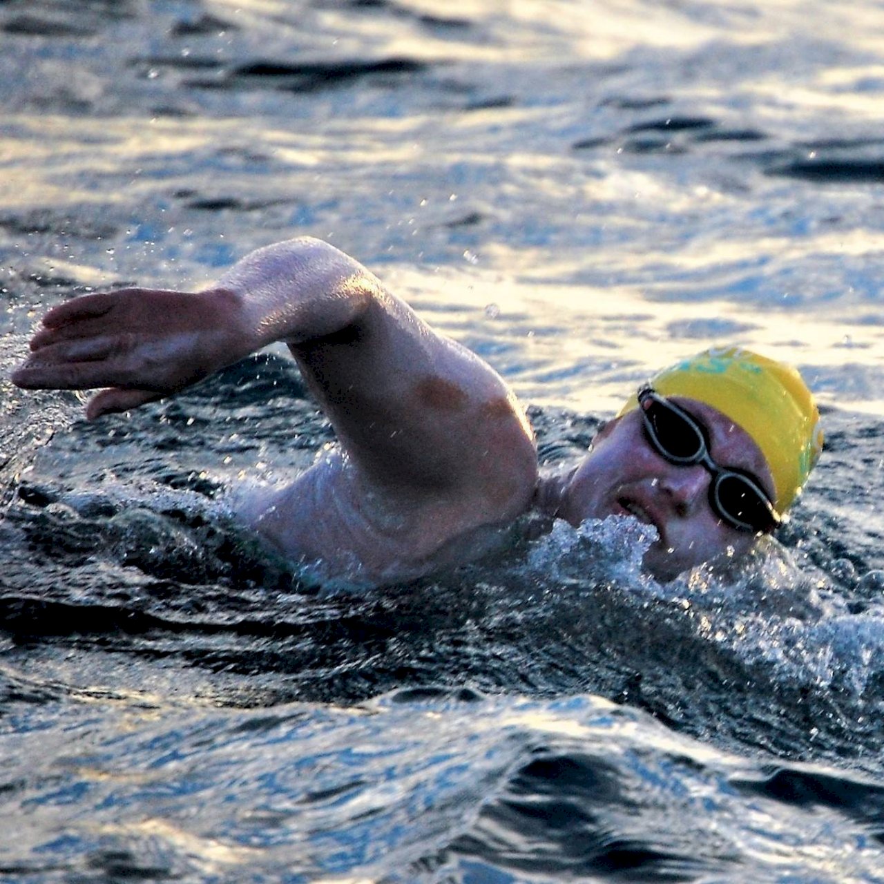 史上第一人 美國泳將4次橫渡英吉利海峽無休息