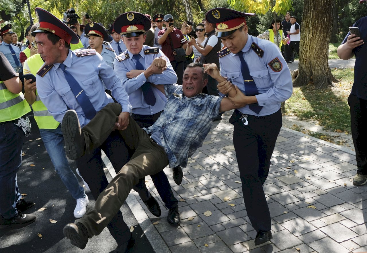 哈薩克反中抗議活動 數十人被捕