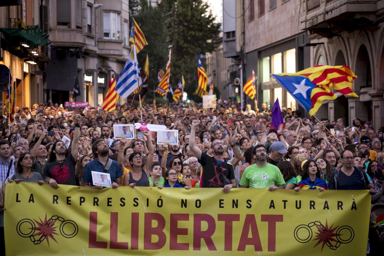 推動獨立遭重判 加泰隆尼亞民眾四處抗議
