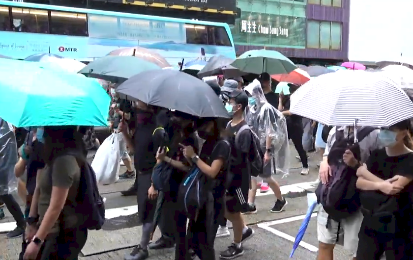 反送中示威未歇 中國禁向香港運送黑衣