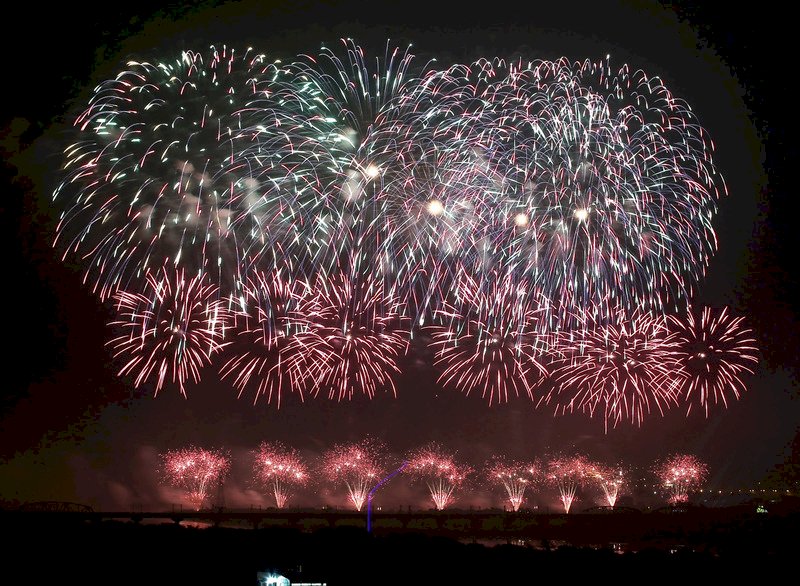 史上最長42分鐘國慶焰火 吸引逾32萬人次觀賞