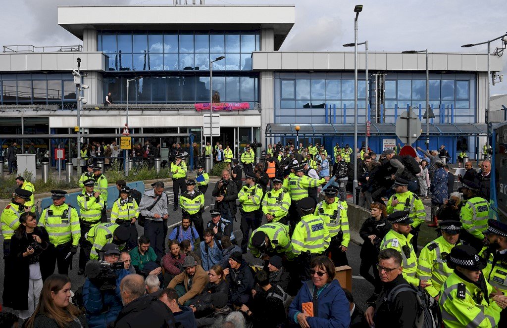 社運團體企圖霸占倫敦機場 抗議氣候變遷
