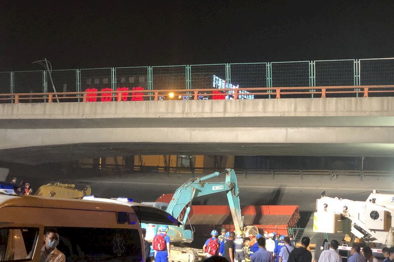 江蘇無錫高架路段坍塌 官方指向貨車嚴重超載