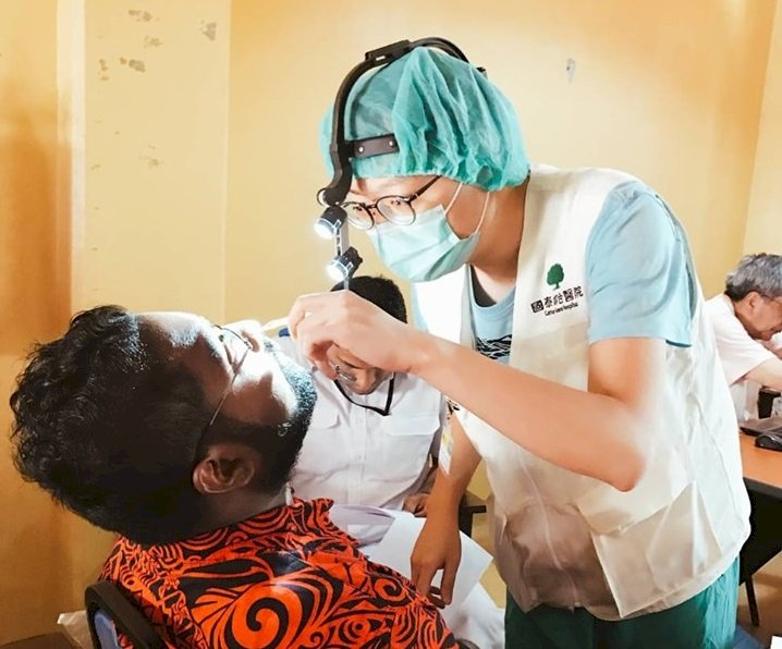 斐濟僅2名耳鼻喉科醫師 國泰醫療團馳援樹口碑