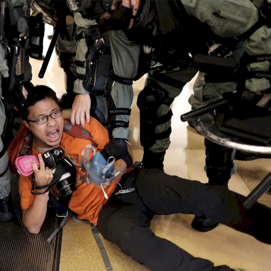 記者採訪示威被捕  立場新聞要求放人
