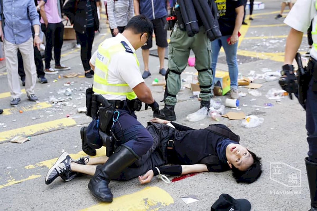 香港發起黎明行動 港警再以實彈槍傷市民(影音)