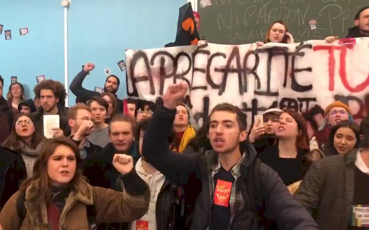 法國大學生自焚抗議經濟差 點燃反政府怒火