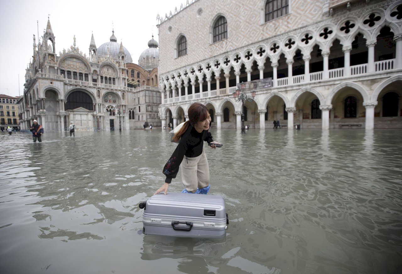 水災加劇逢滿潮 威尼斯聖馬可廣場關閉