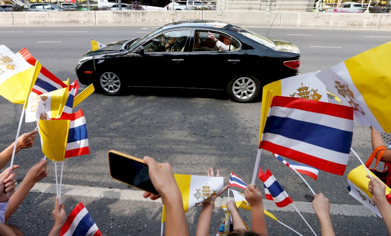 教宗抵曼谷 展開亞洲兩國訪問
