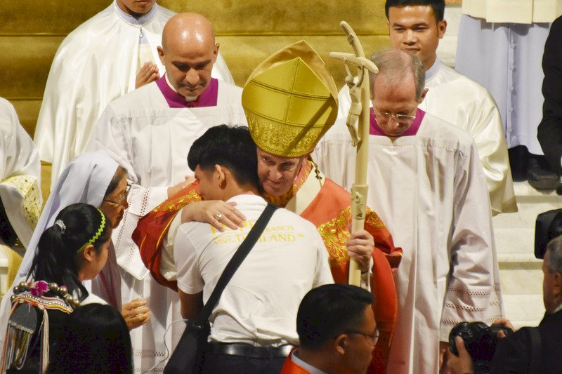 教宗方濟各期勉泰國年輕學子 帶著信心展望未來