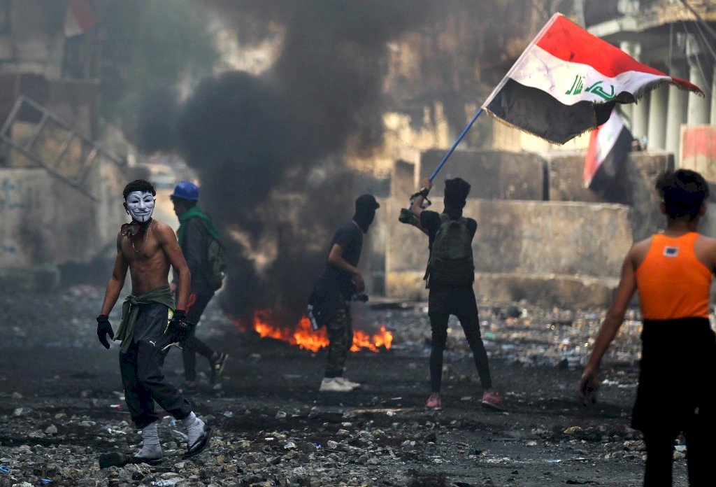 伊拉克反政府抗爭升溫 總理宣布將請辭