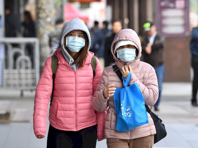 流感疫情持續升溫 跨年要戴口罩