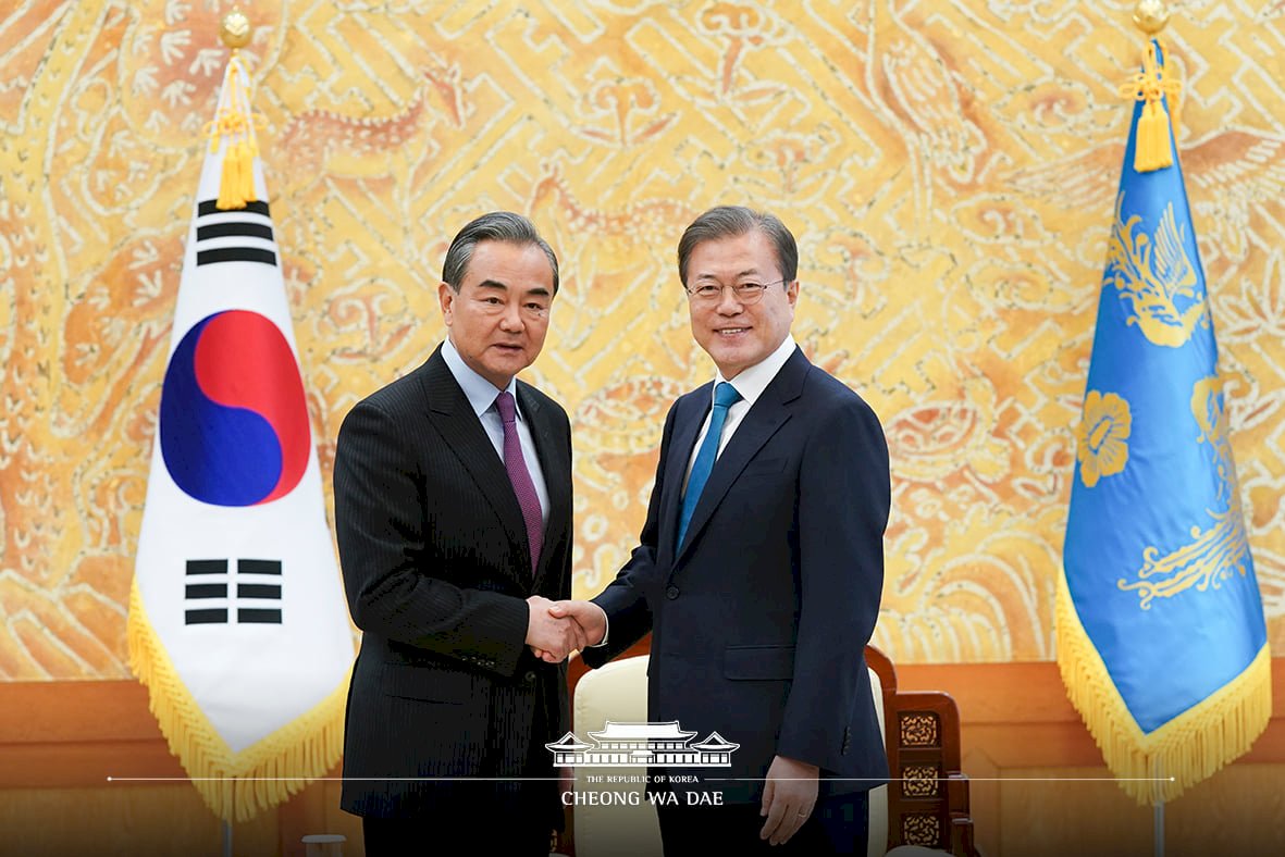 文在寅會見王毅 談及韓中日領導人會議
