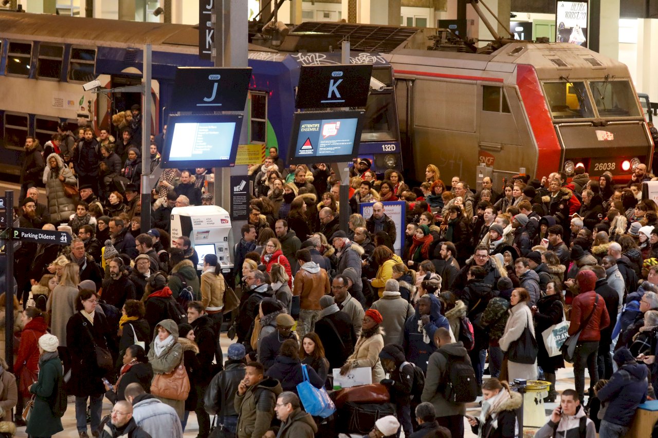 法國交通大罷工進入第四週 嚴重衝擊耶誕假期